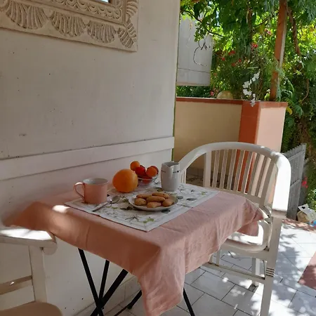 Via Buonarroti Bed & Breakfast Follonica